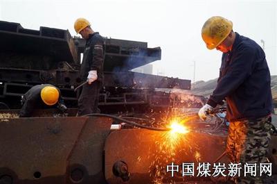 陕煤化工集团澄合煤机公司综采车间聚焦“机修”赶进度保任务